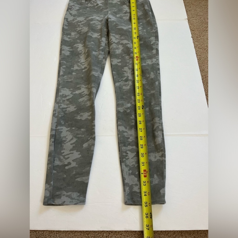 Spanx Jean-ish Leggings Size Small Gray Camo - Picture 7 of 10